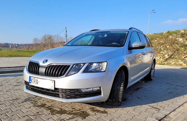 Skoda Octavia cena 52900 przebieg: 206000, rok produkcji 2019 z Olesno małe 92